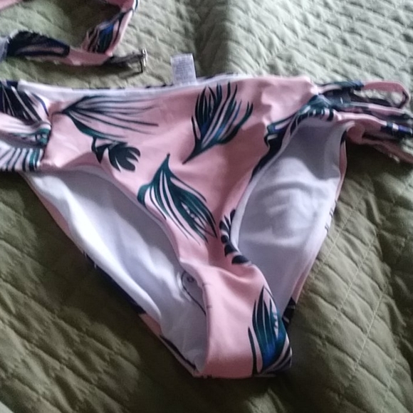 NWOT Zaful Pink Tropical Green Leaves Bikini 1X - Picture 3 of 5